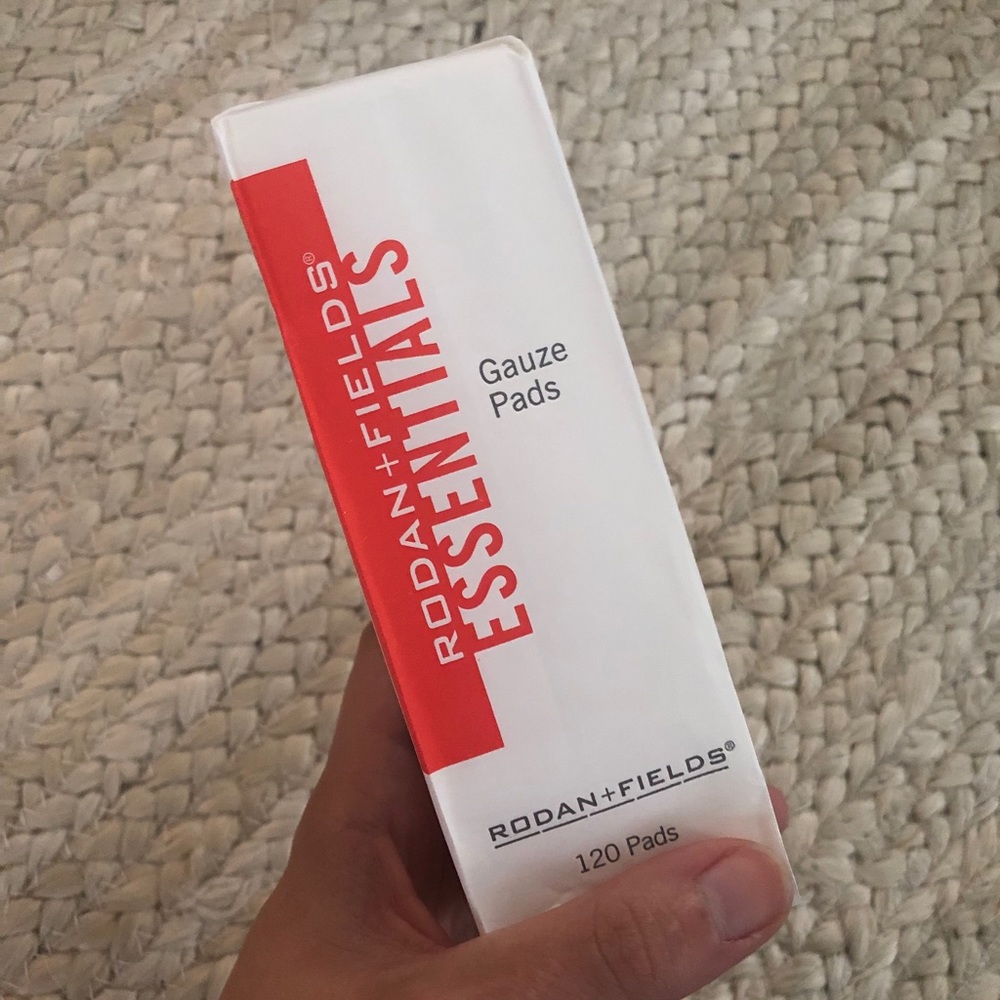 NIB ⭐️ Rodan & Fields Gauze Pads ⭐️